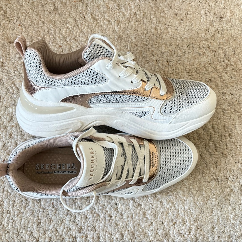 Skechers Street LA Memory Foam White and Gold Athletic Shoes Size 10 NIB